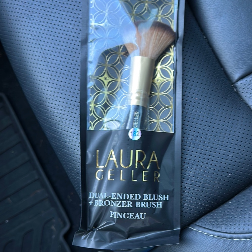 Laura Geller Dual-Ended Blush + Bronzer Brush - Black and Gold